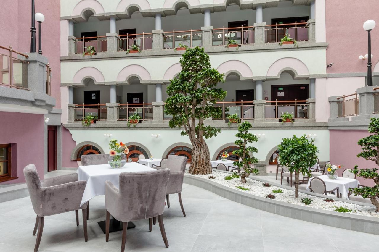 Hotel Kultura Ruzomberok Exterior photo